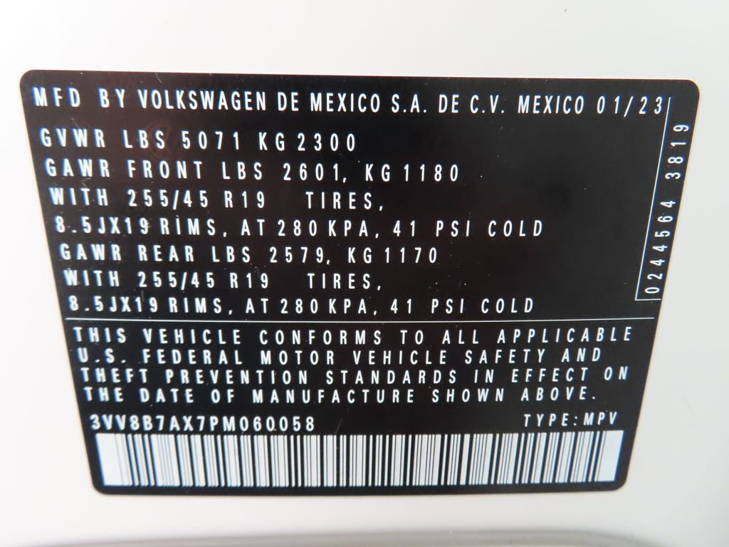 Used 2023 Volkswagen Tiguan SE R-Line image 63