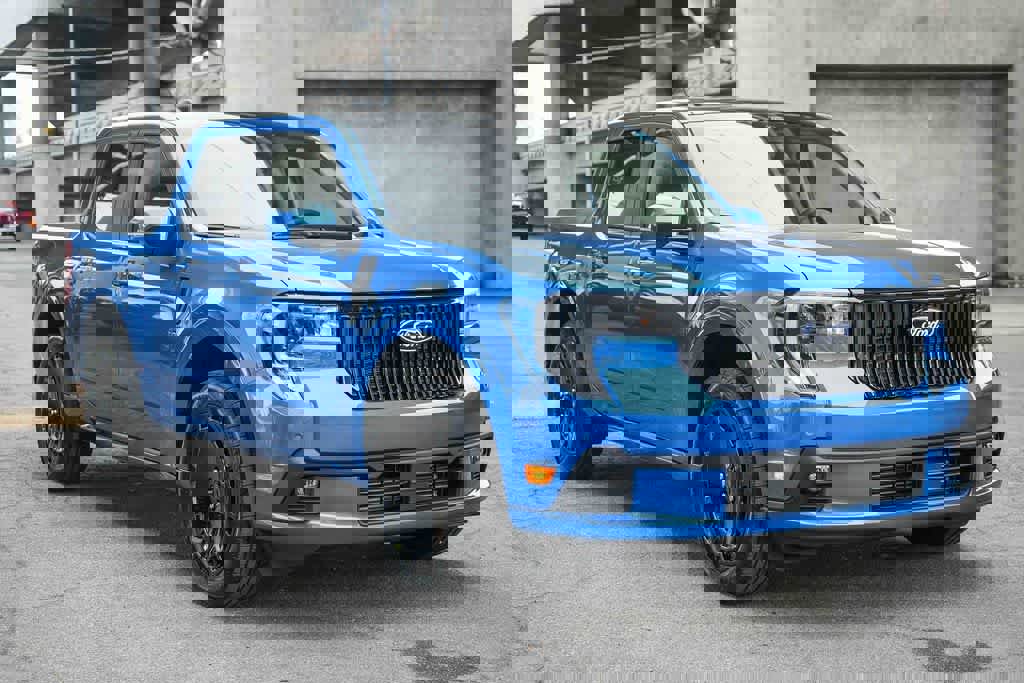 New 2026 Ford Maverick Lobo image 3