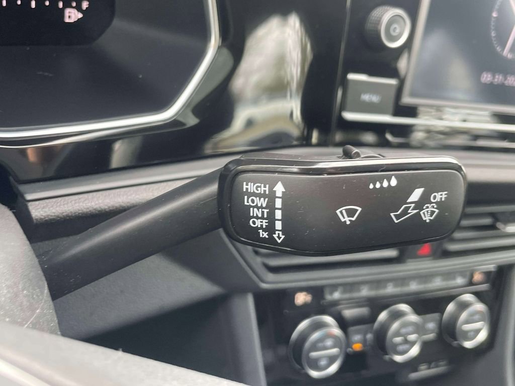 Used 2023 Volkswagen Jetta SE image 25