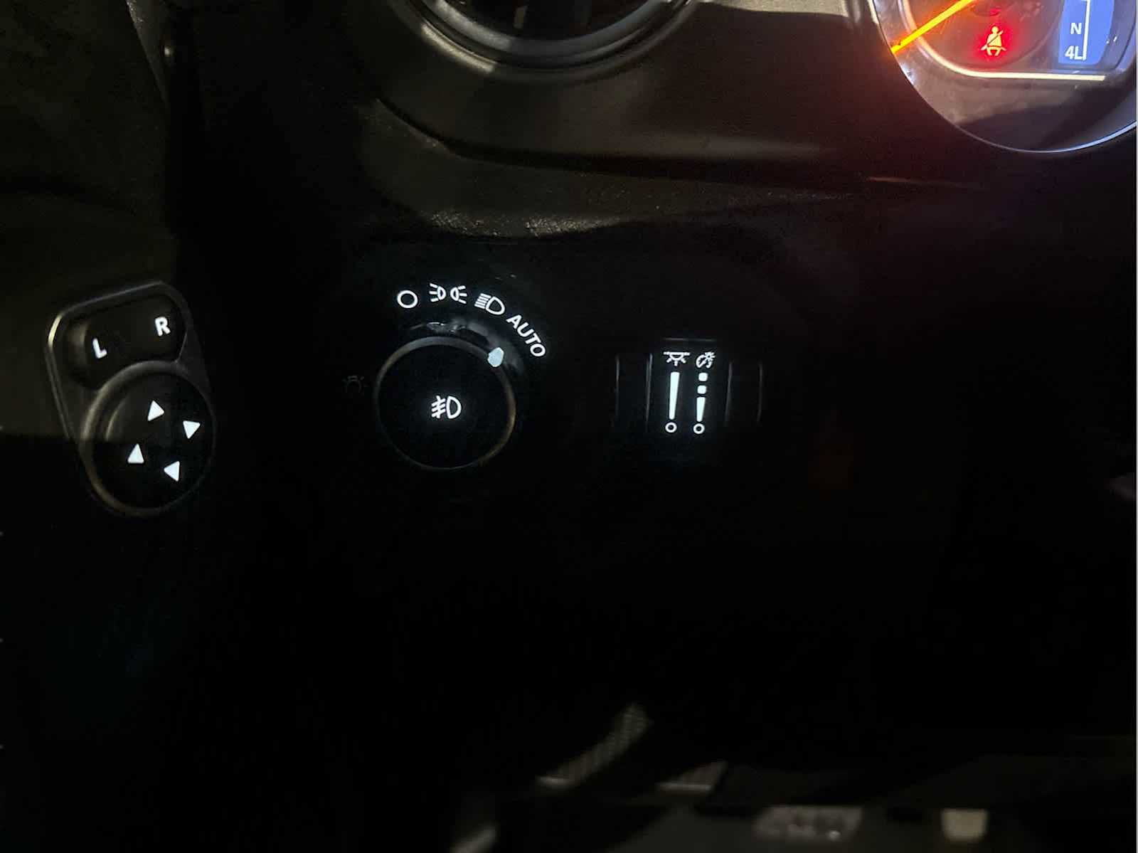 Used 2020 Jeep Wrangler Unlimited Sahara image 33