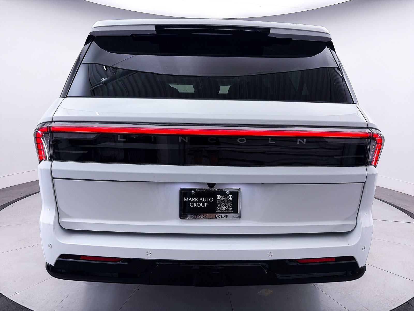 Used 2025 Lincoln Navigator L Reserve AWD/4WD image 17