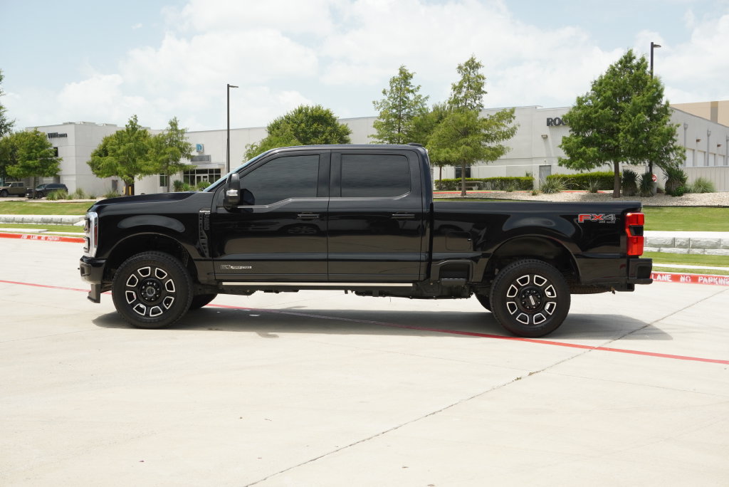 Used 2025 Ford F250 Platinum w/ FX4 Off-Road Package AWD/4WD image 2