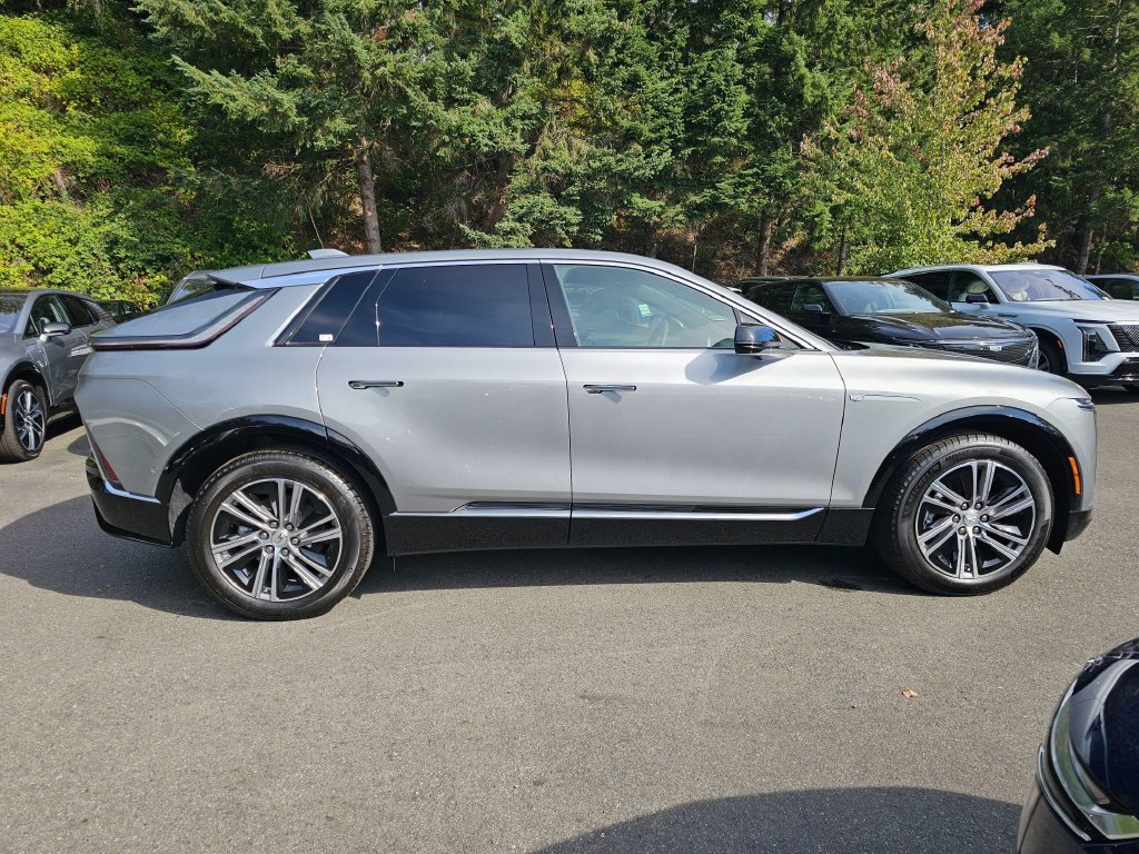 New 2027 Cadillac Lyriq Luxury AWD/4WD image 8