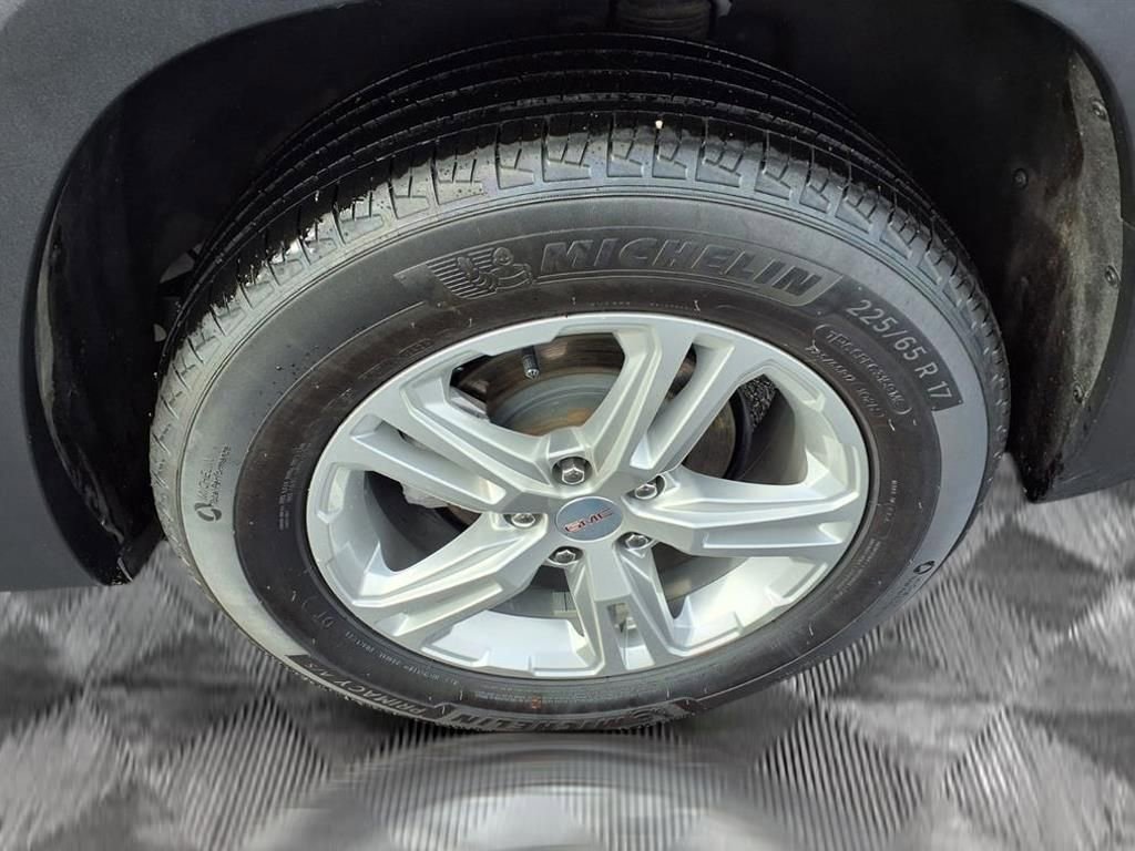 Used 2024 GMC Terrain SLE image 18