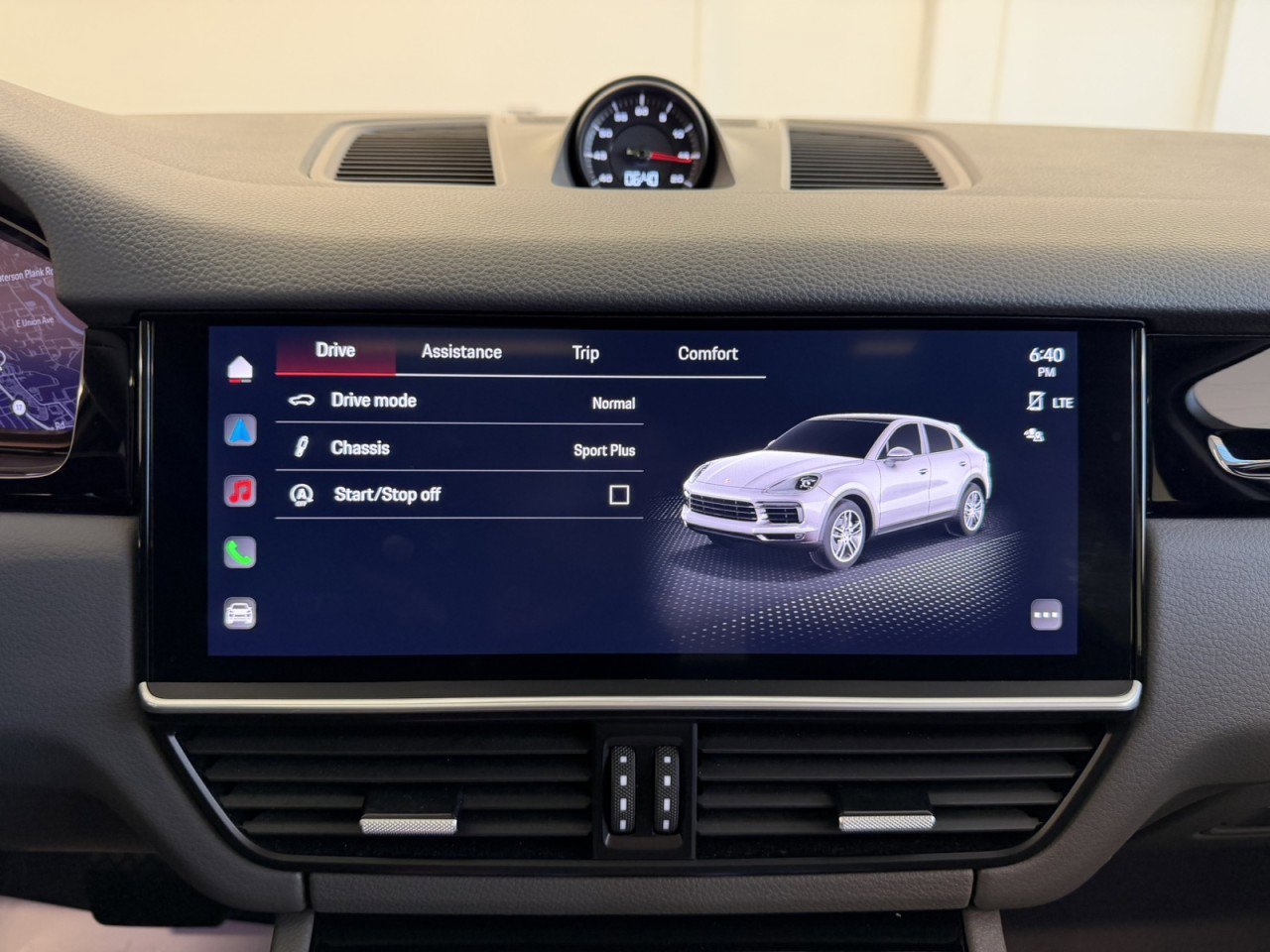Used 2023 Porsche Cayenne Platinum Edition AWD/4WD image 16