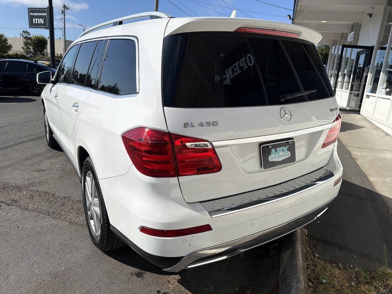 Used 2016 Mercedes-Benz GL 450 4MATIC image 3