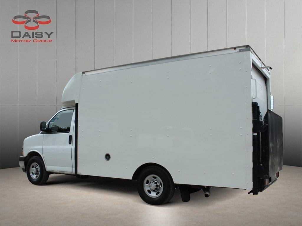 Used 2019 Chevrolet Express 3500 w/ Power Convenience Package RWD image 7