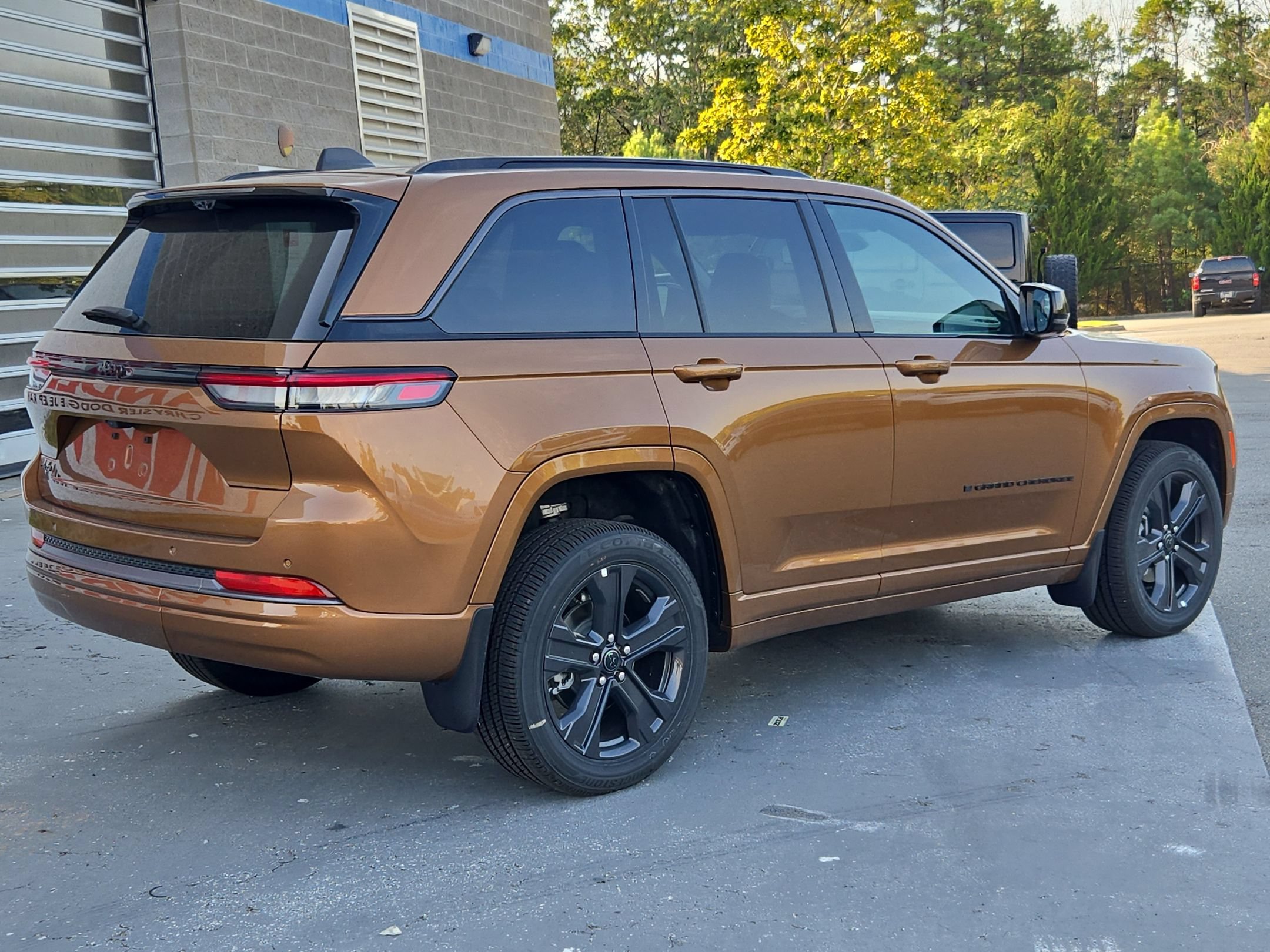 New 2027 Jeep Grand Cherokee Limited AWD/4WD image 7