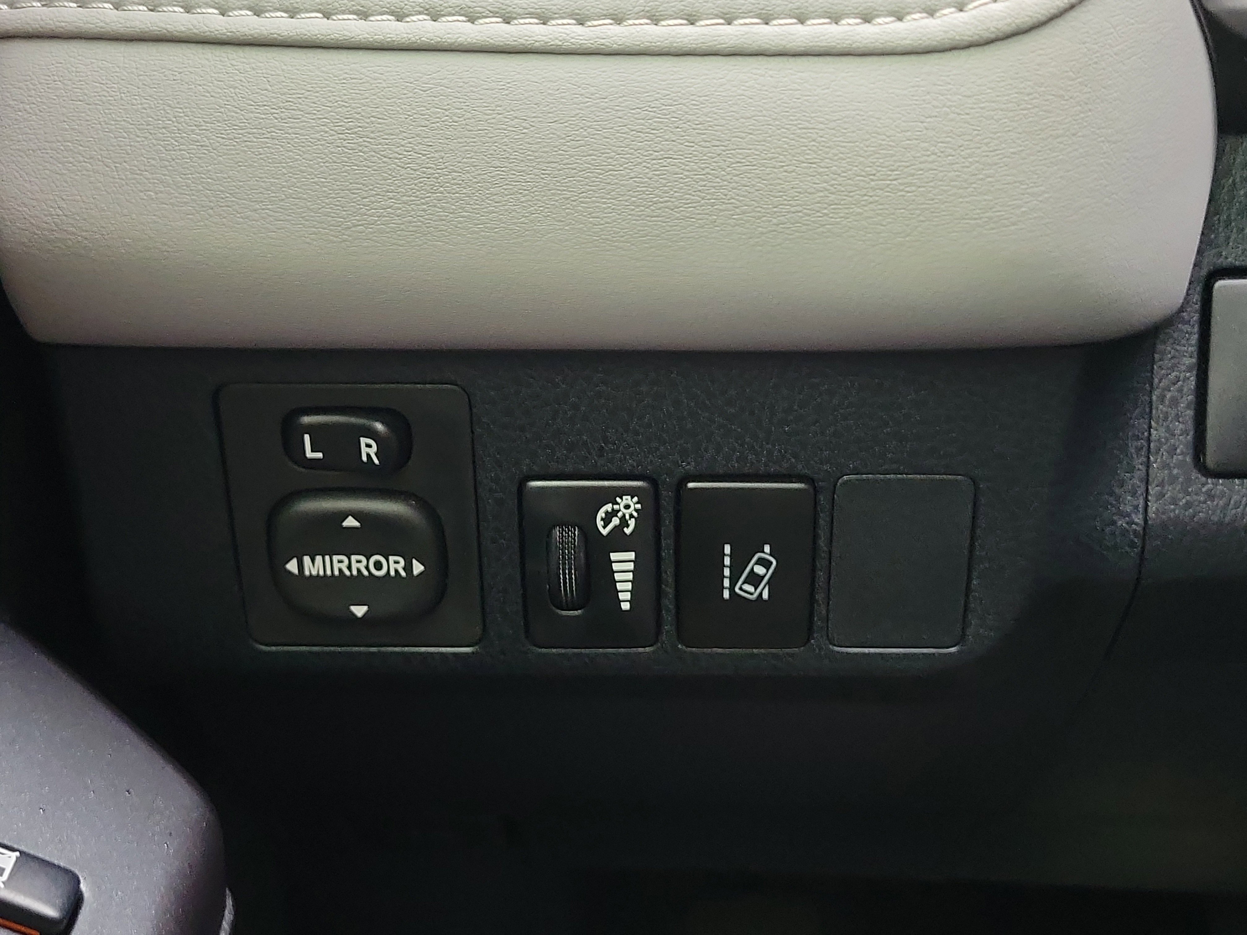 Certified 2018 Toyota RAV4 XLE AWD/4WD image 21