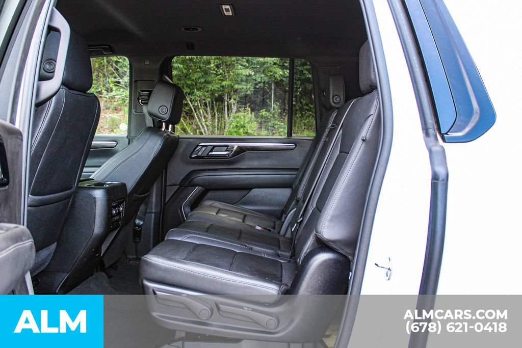 Used 2025 Chevrolet Suburban Z71 AWD/4WD image 18