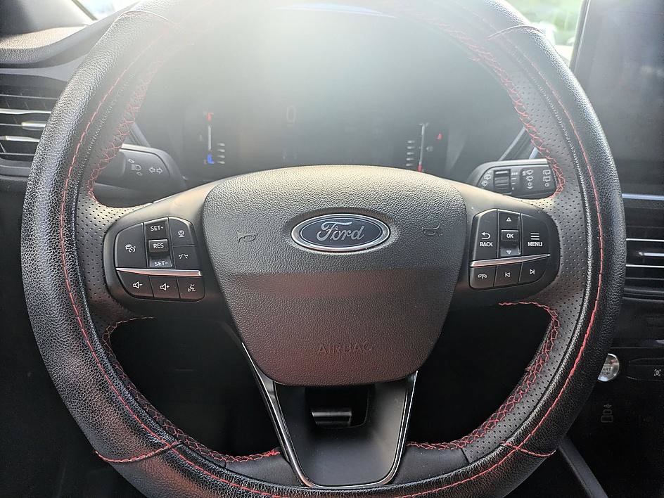 Used 2024 Ford Escape ST-Line w/ Tech Pack #1 FWD image 17