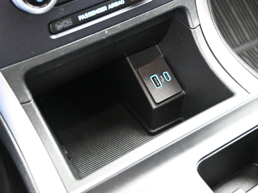 Certified 2022 Ford Edge SE w/ Black Appearance Package image 18