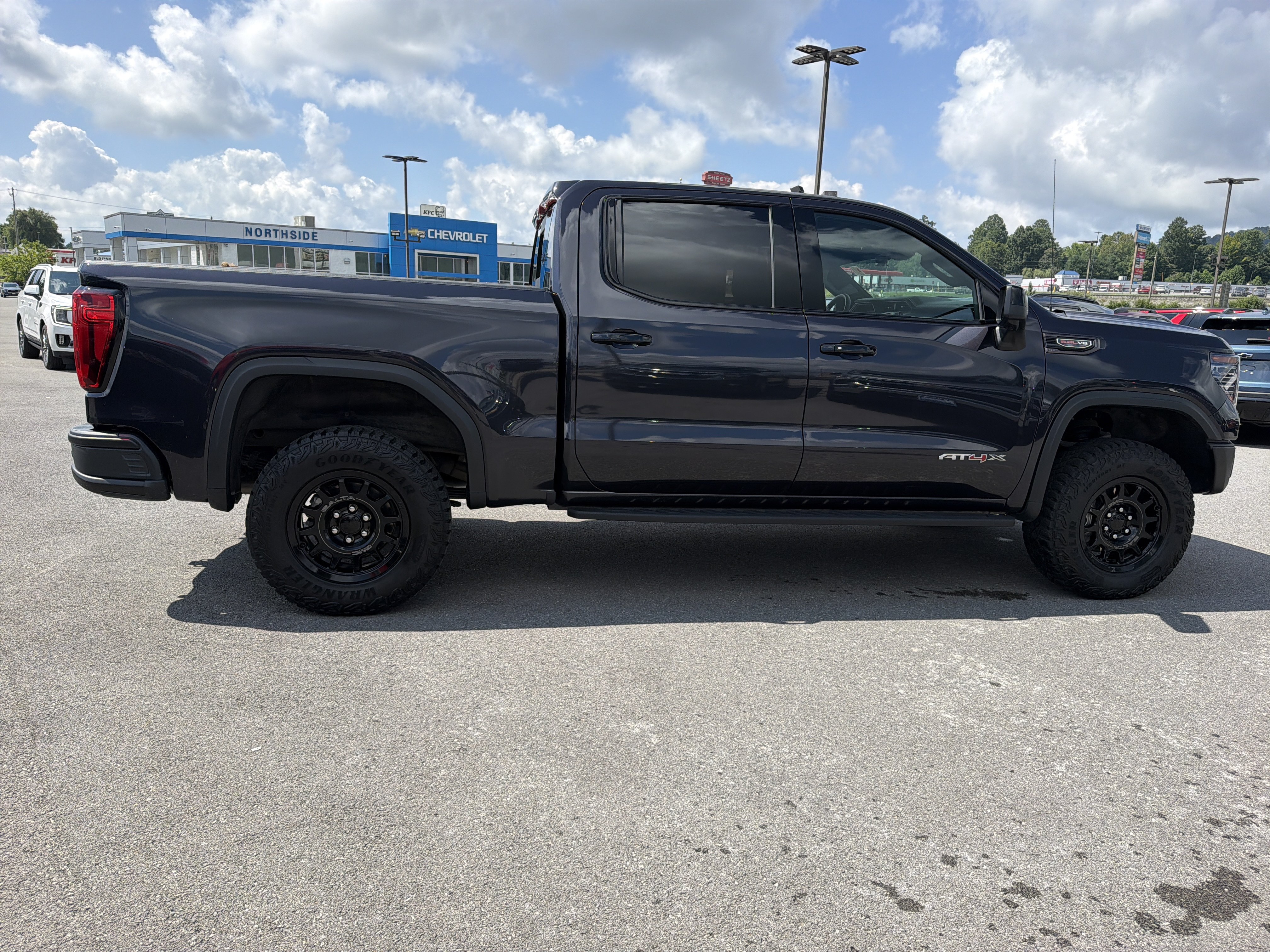 Certified 2026 GMC Sierra 1500 AT4X w/ AT4X AEV Edition AWD/4WD image 5