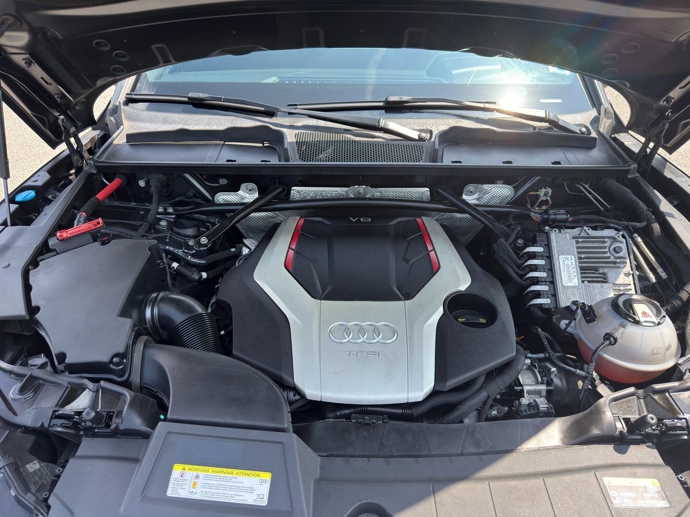 Used 2019 Audi SQ5 Prestige w/ Prestige Package AWD/4WD image 13