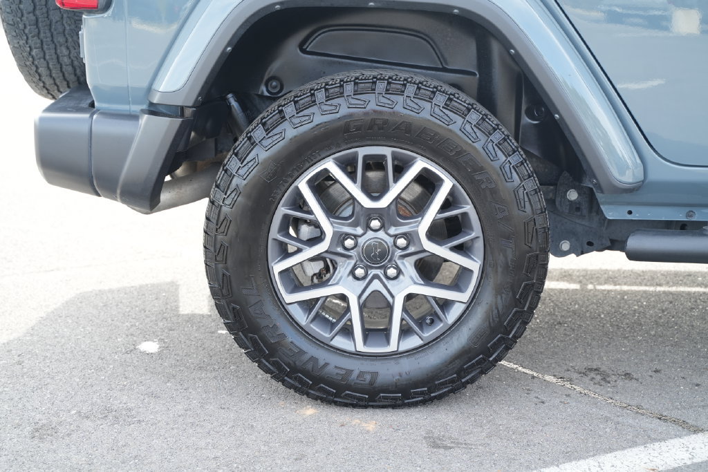Used 2024 Jeep Wrangler Unlimited Sahara w/ Safety Group AWD/4WD image 49