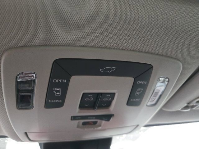 New 2026 Toyota Sienna XLE image 27