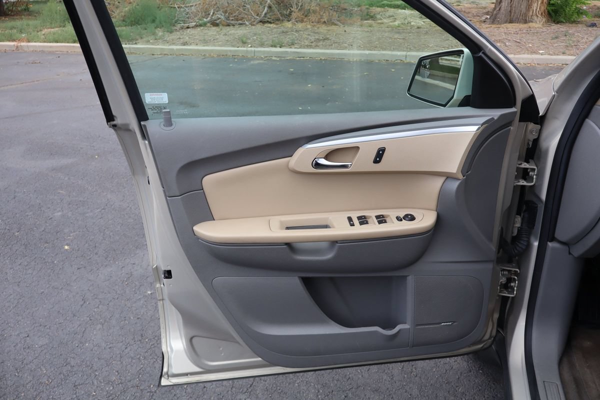 Used 2012 Chevrolet Traverse LT AWD/4WD image 25