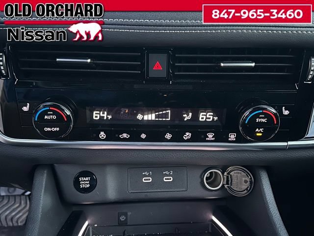 Used 2024 Nissan Rogue SL AWD/4WD image 16