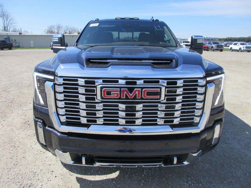 New 2026 GMC Sierra 3500 Denali w/ Denali Reserve Package image 12