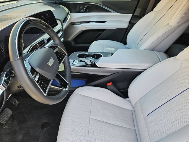 Used 2024 Cadillac Lyriq Luxury w/ LPO, Floor Liner Package AWD/4WD image 15
