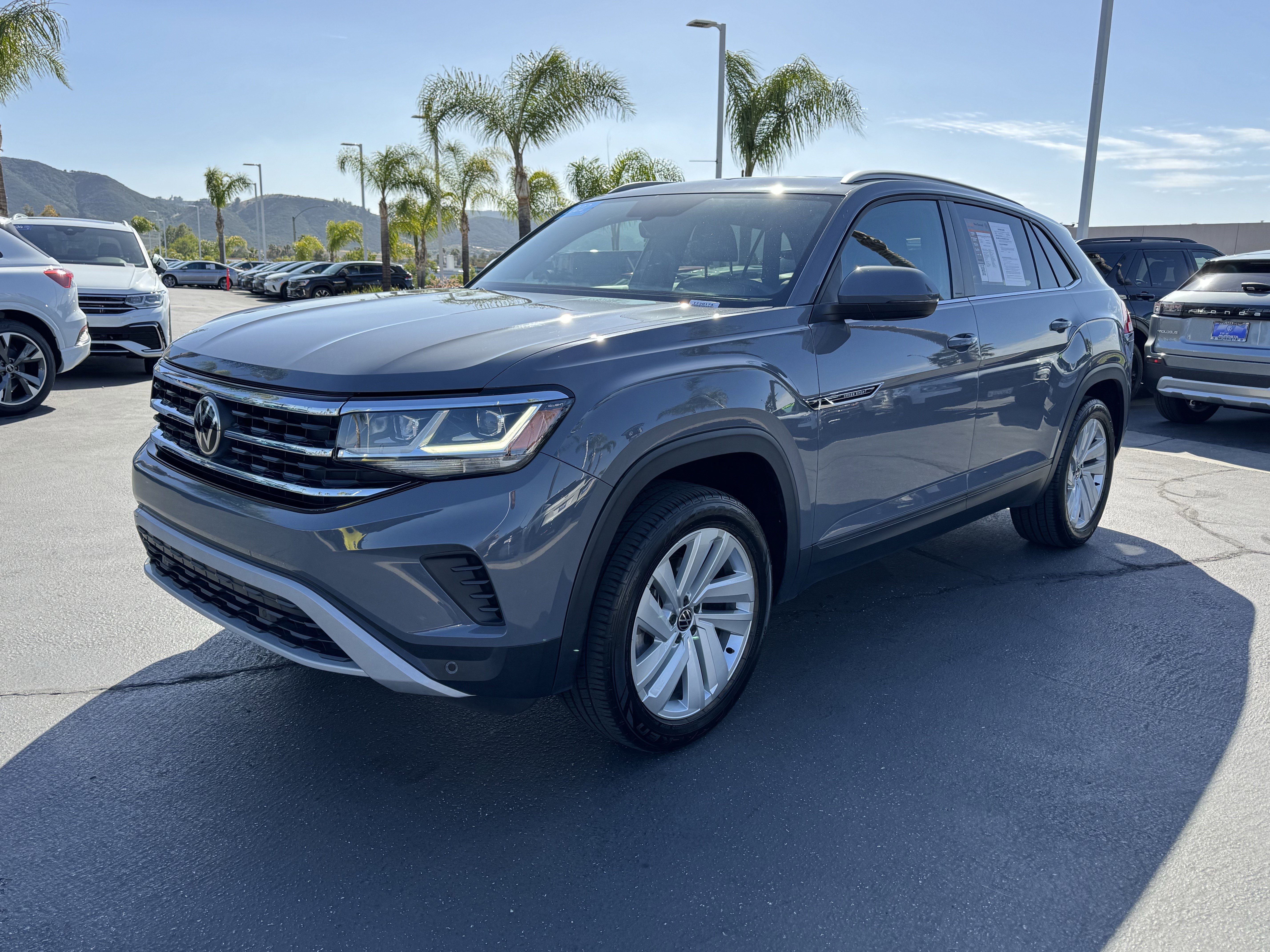 Certified 2022 Volkswagen Atlas Cross Sport SE w/ Panoramic Sunroof Package FWD image 5