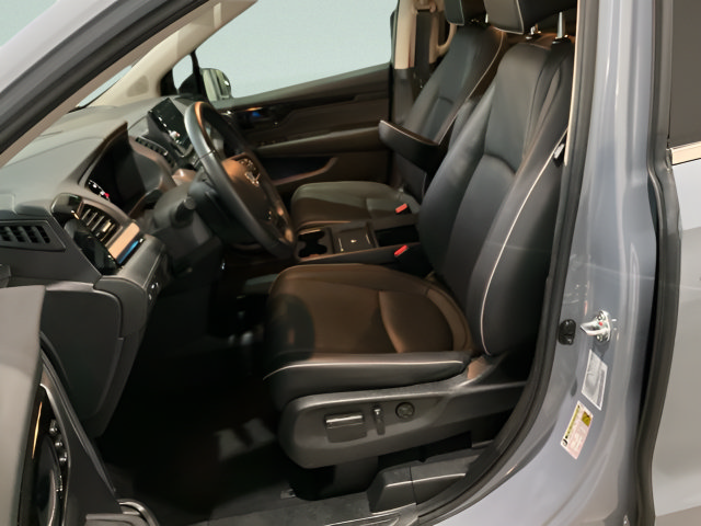 Certified 2025 Honda Odyssey Touring image 8
