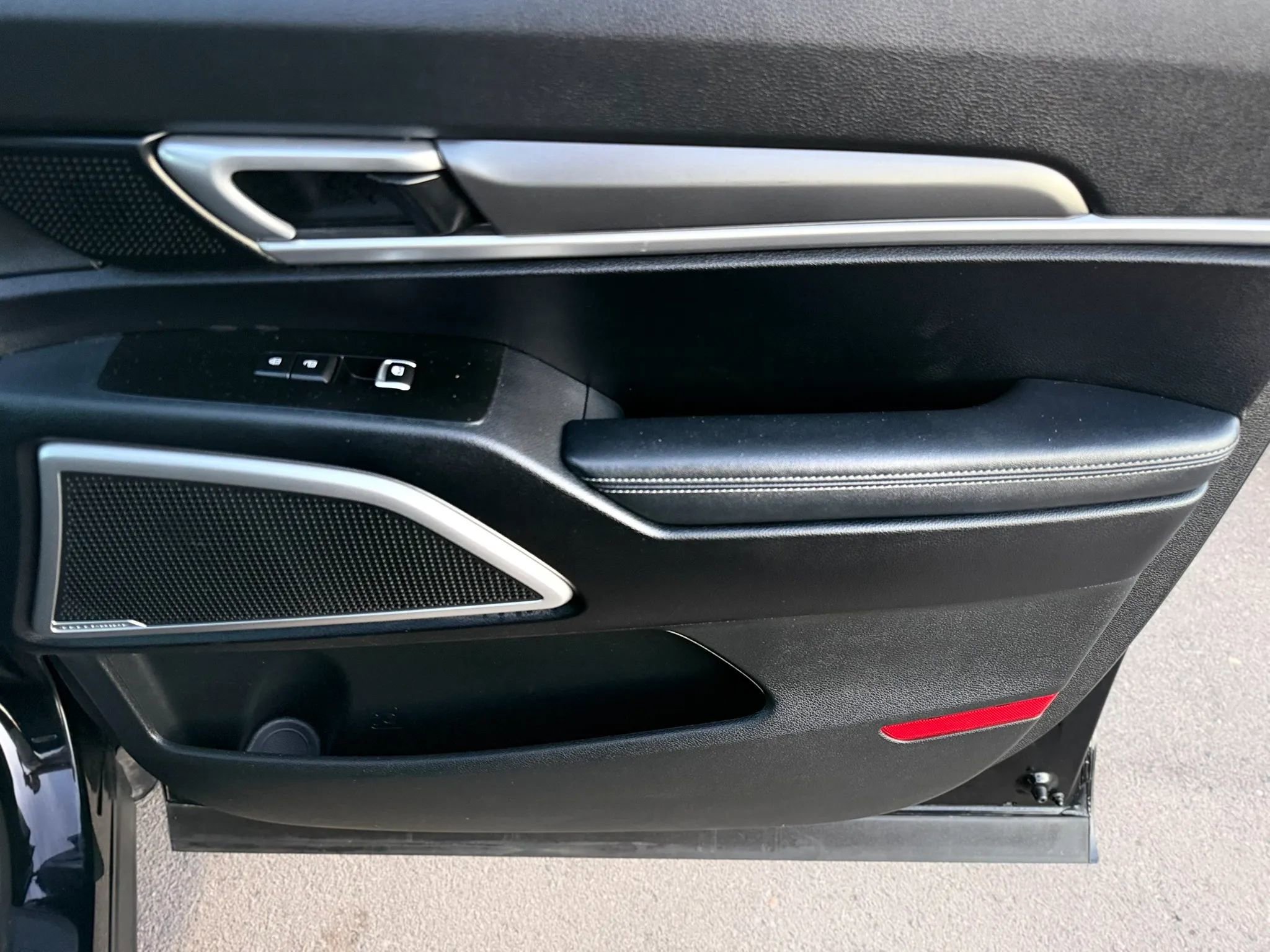 Used 2022 Kia Telluride S image 25