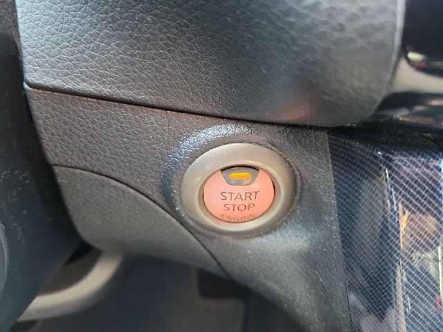 Used 2016 Nissan Sentra SR w/ SR Premium Package FWD image 29
