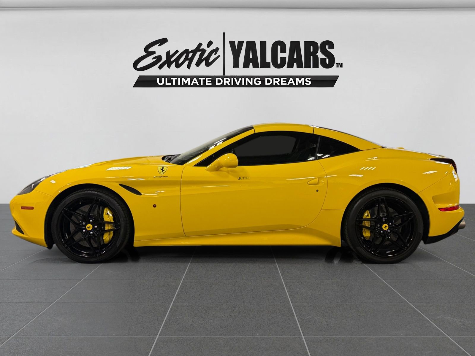 Used 2015 Ferrari California T image 2