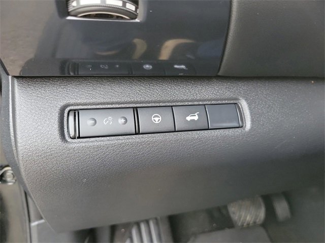 Used 2025 Nissan Pathfinder SV image 31