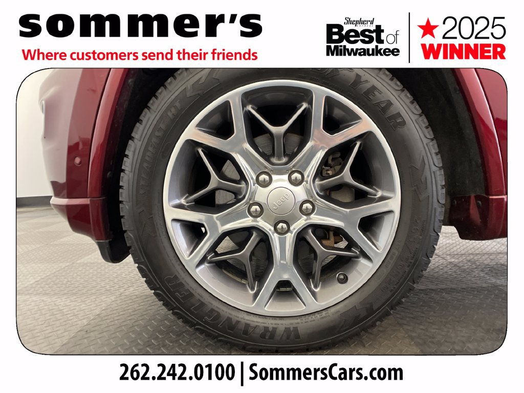 Used 2019 Jeep Grand Cherokee Overland AWD/4WD image 25