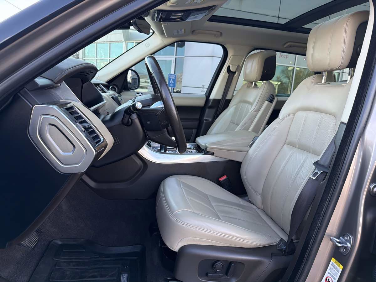 Used 2018 Land Rover Range Rover Sport HSE image 10