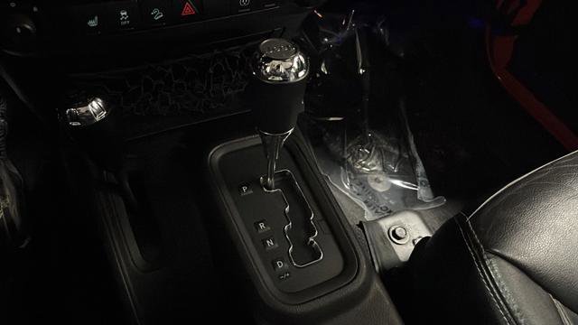 Used 2015 Jeep Wrangler Unlimited Sahara w/ Dual Top Group image 18