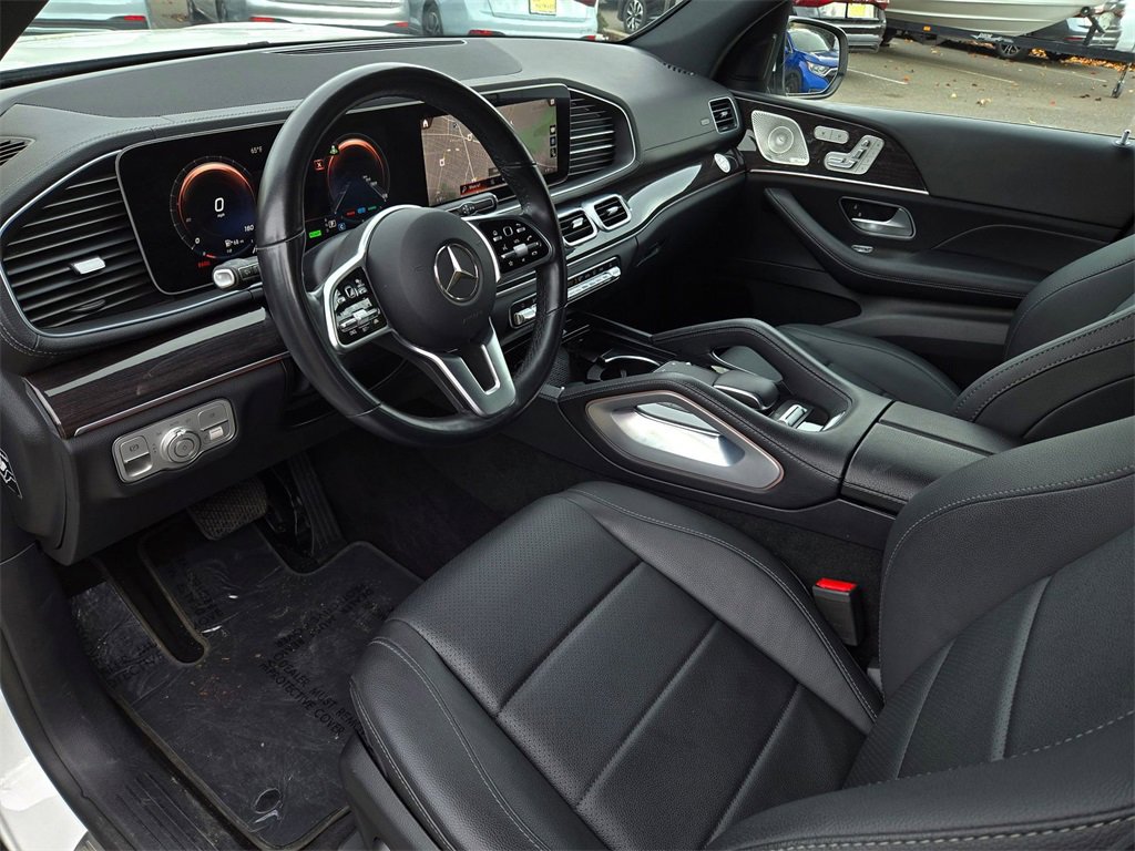 Used 2023 Mercedes-Benz GLS 450 4MATIC image 9