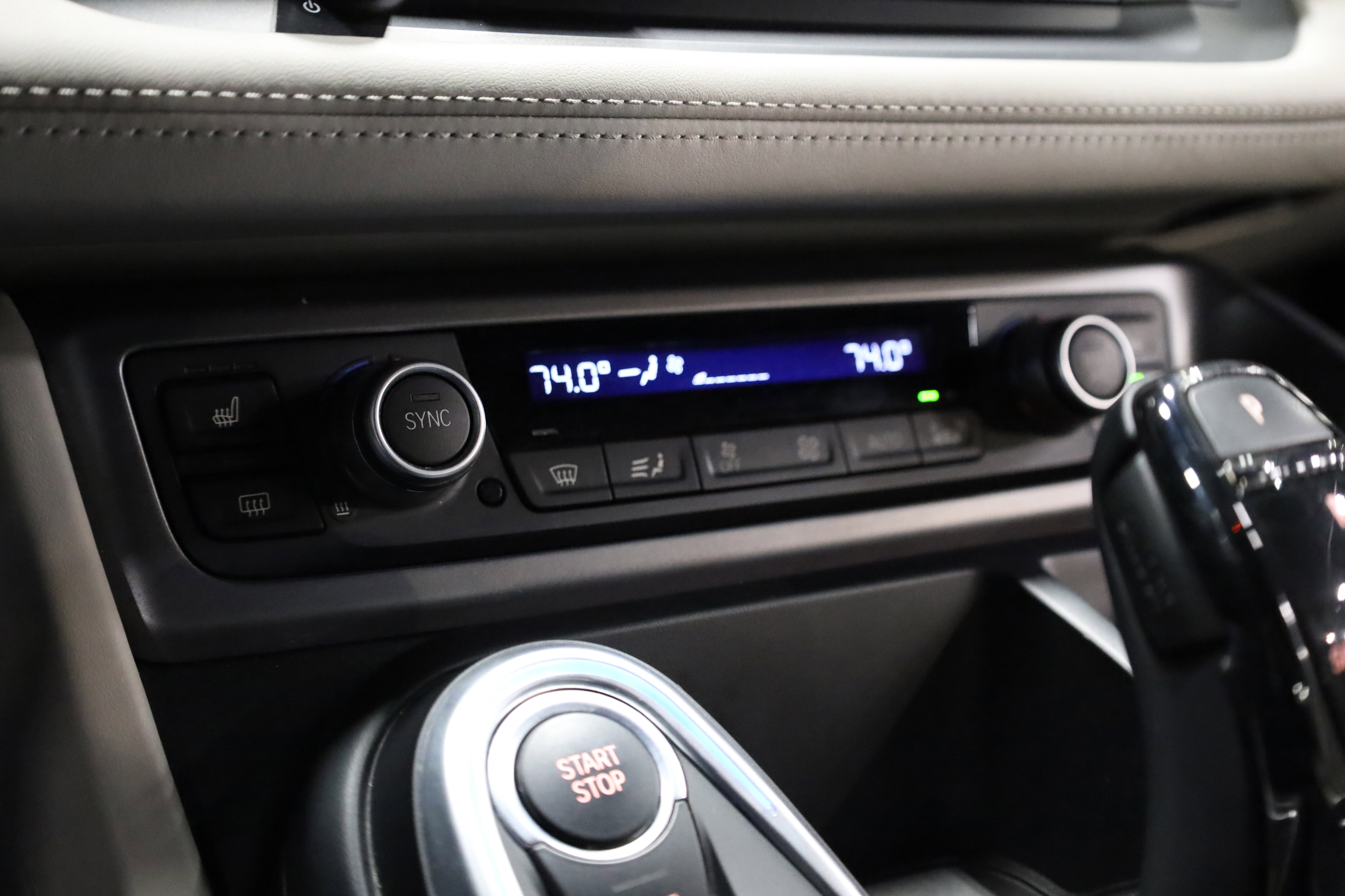 Used 2015 BMW i8 image 32