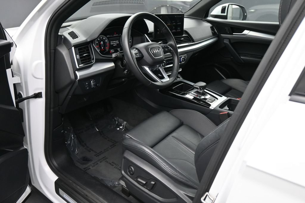 Used 2025 Audi Q5 2.0T Premium AWD/4WD image 2