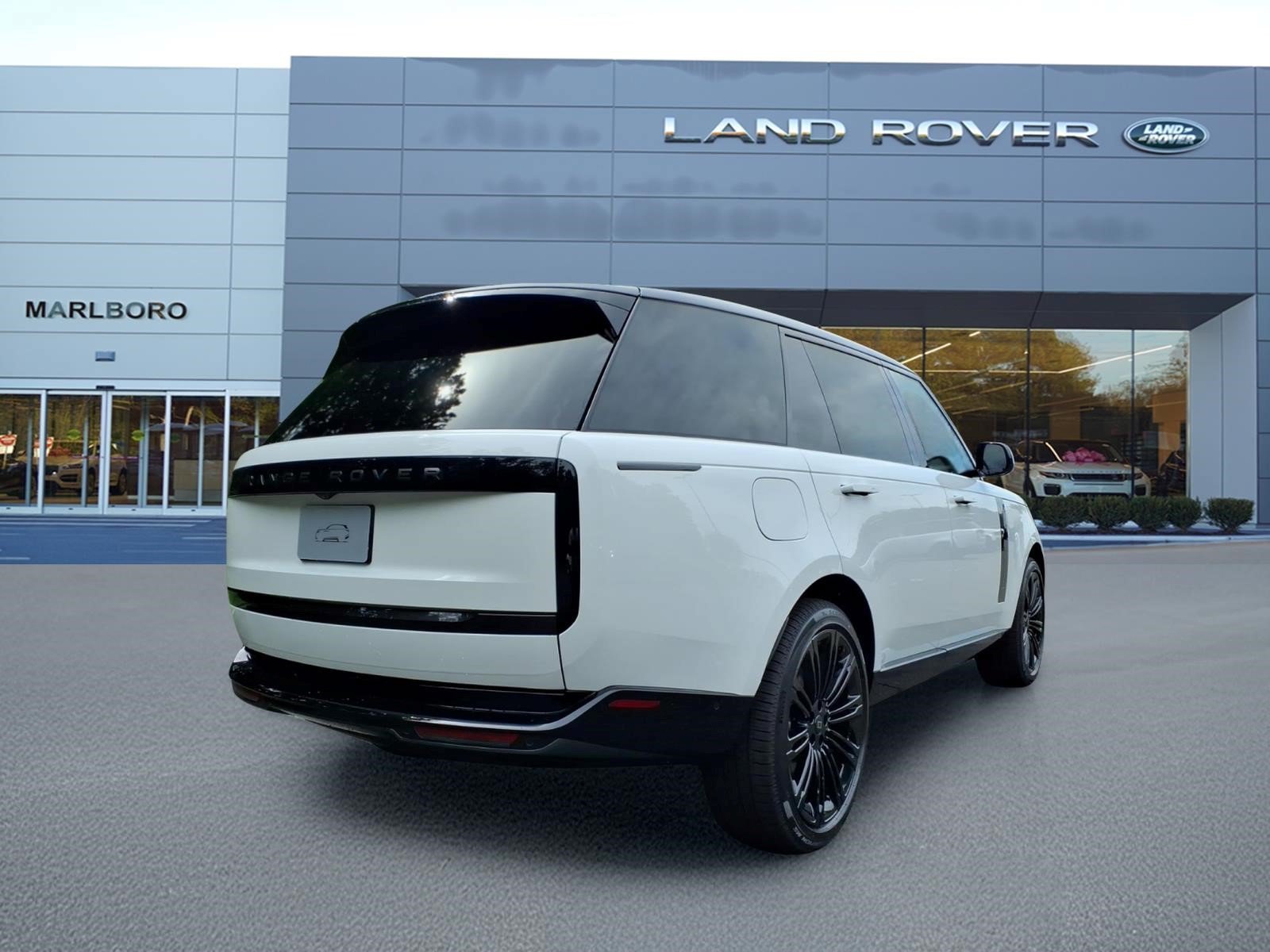 New 2027 Land Rover Range Rover Long Wheelbase SE AWD/4WD image 2