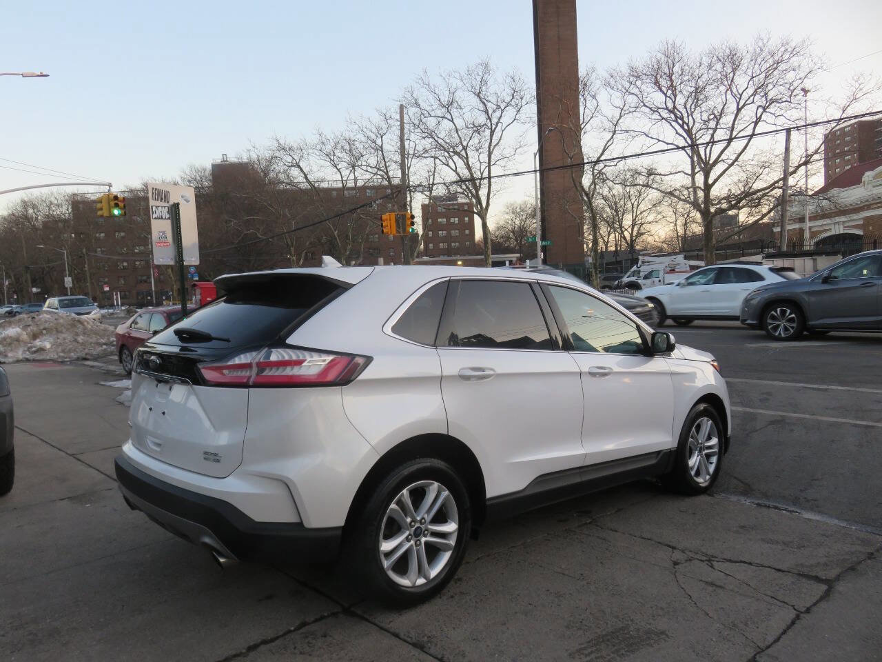 Used 2019 Ford Edge SEL w/ Equipment Group 201A image 4