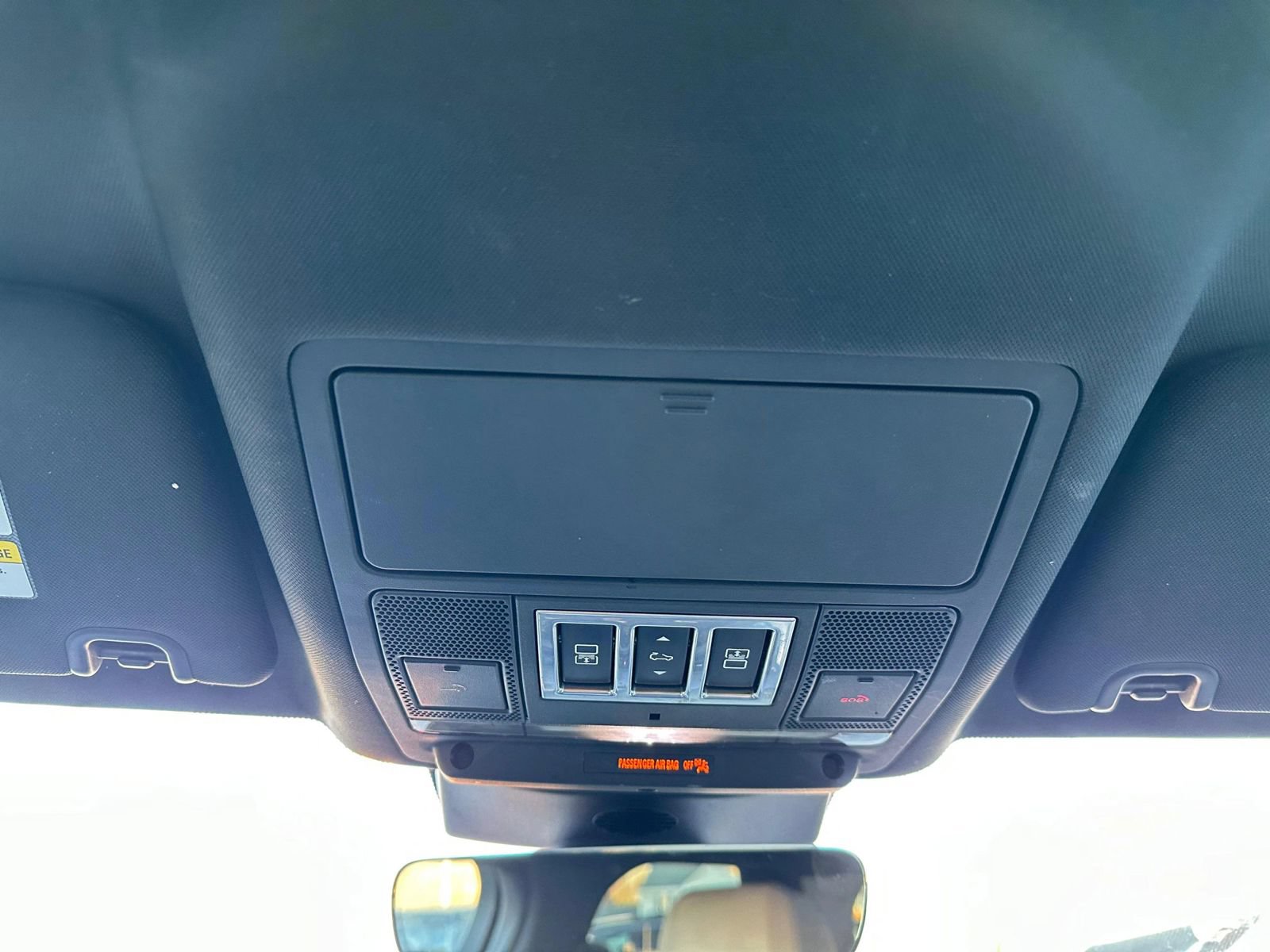 Used 2017 Land Rover Discovery HSE AWD/4WD image 48