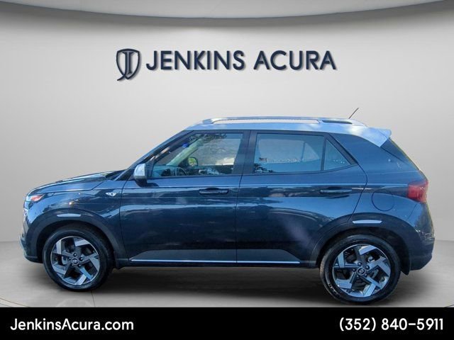 Used 2025 Hyundai Venue Limited image 6