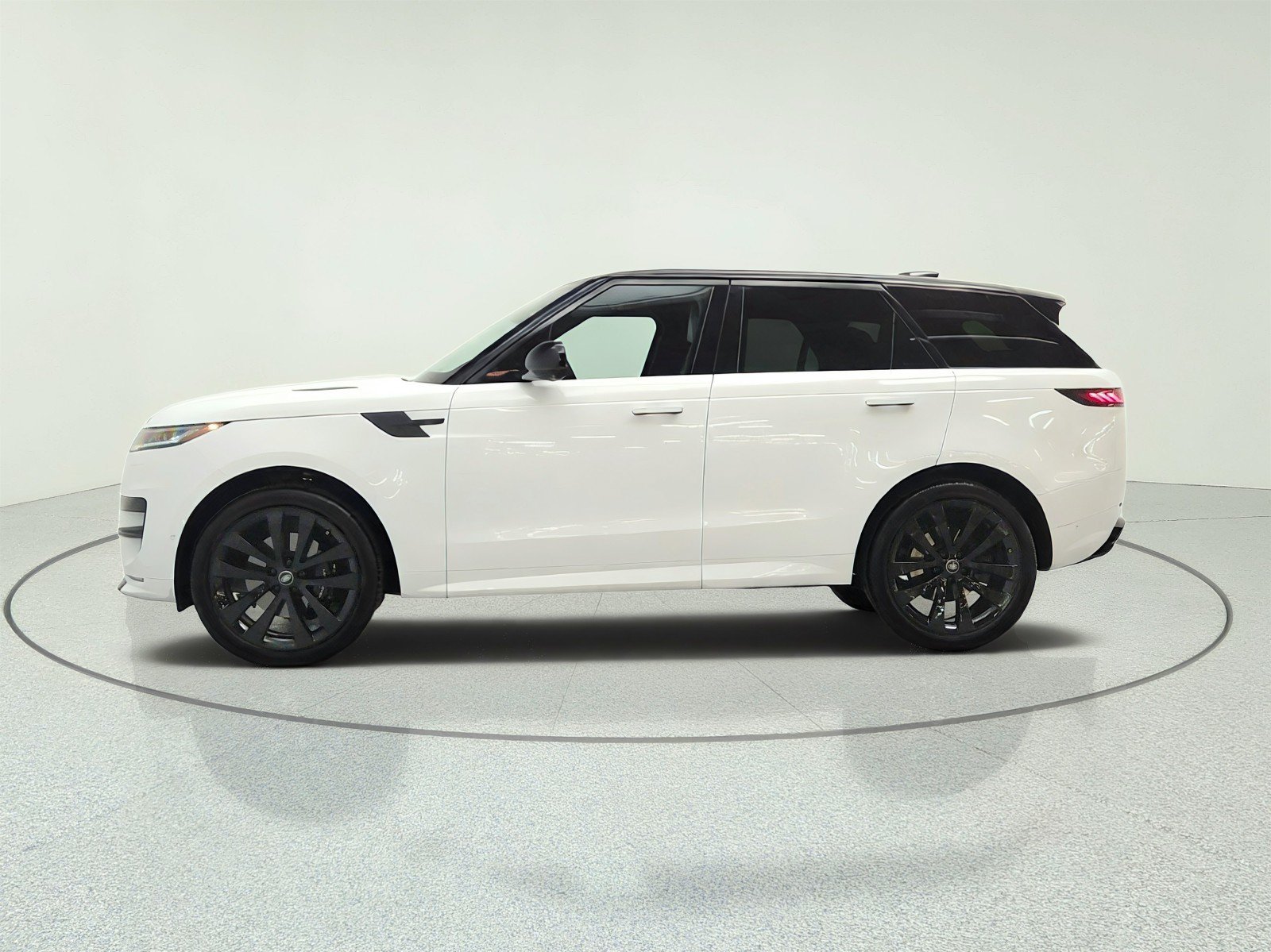 Used 2025 Land Rover Range Rover Sport Dynamic SE AWD/4WD image 8