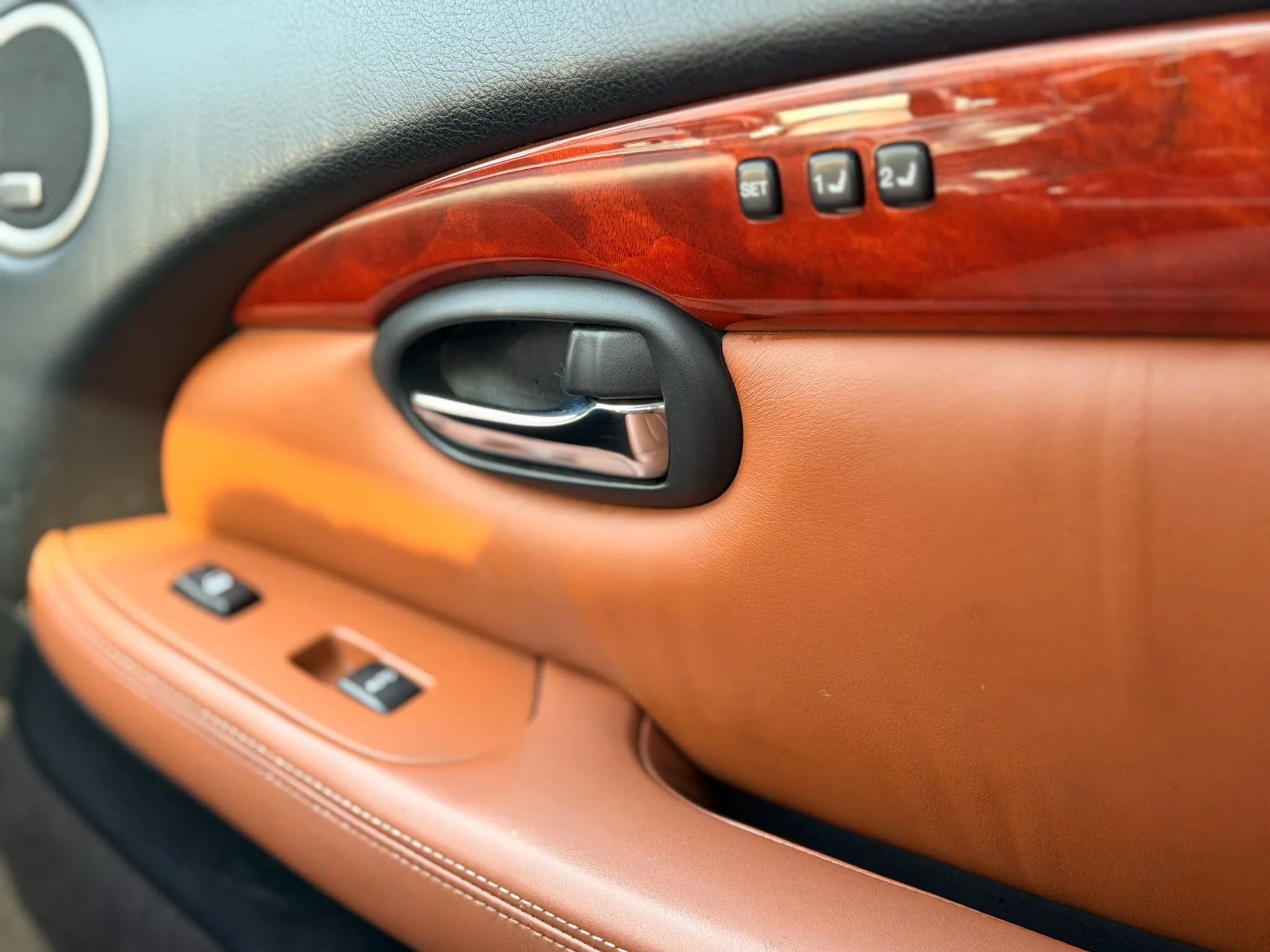 Used 2002 Lexus SC 430 Convertible image 33