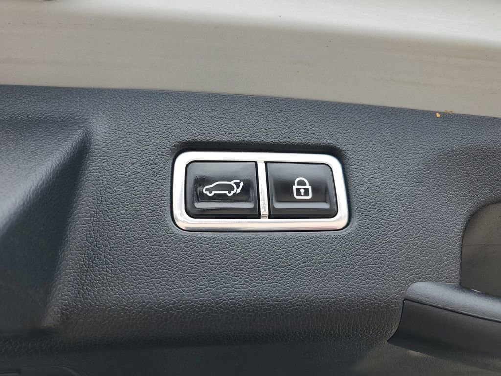 Used 2023 Kia Sorento SX image 8