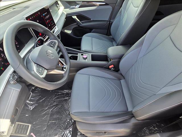 New 2026 Volkswagen Tiguan SE R-Line image 4