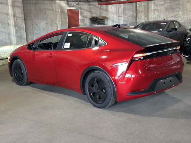 New 2027 Toyota Prius Plug-In Hybrid FWD image 7