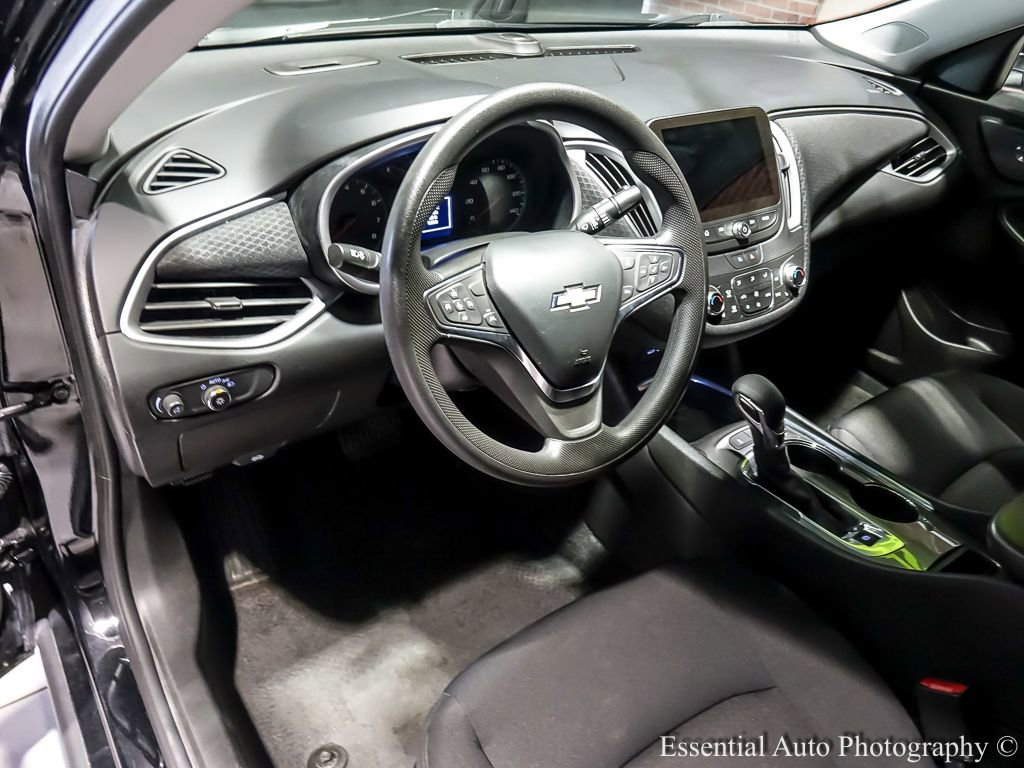 Used 2025 Chevrolet Malibu LT image 14