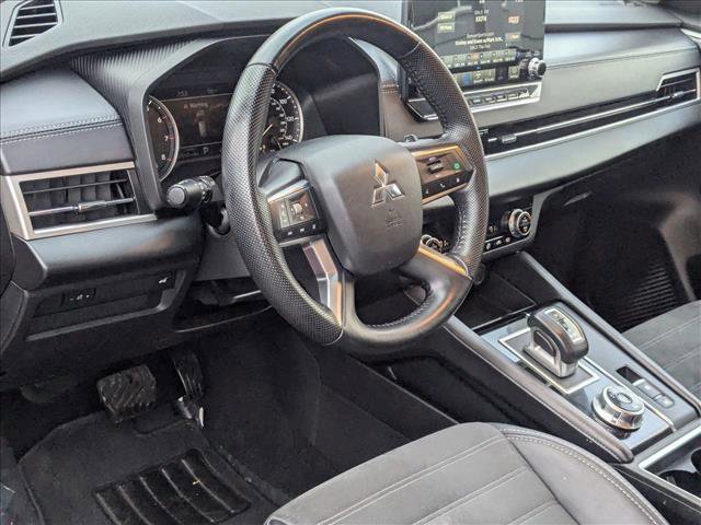 Used 2024 Mitsubishi Outlander SE image 10