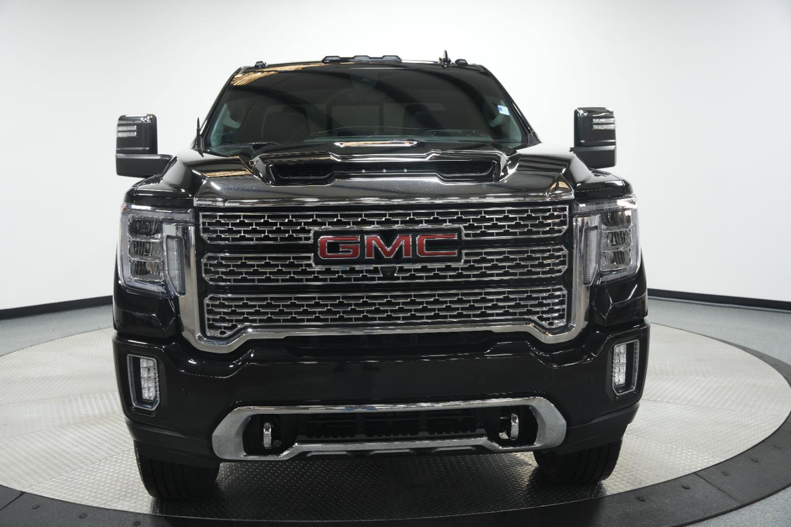 Used 2023 GMC Sierra 2500 Denali w/ Denali Black Diamond Edition image 2