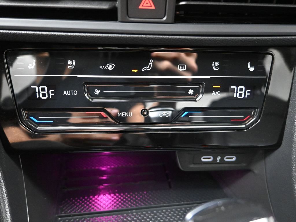 Used 2025 Volkswagen Jetta SEL image 19