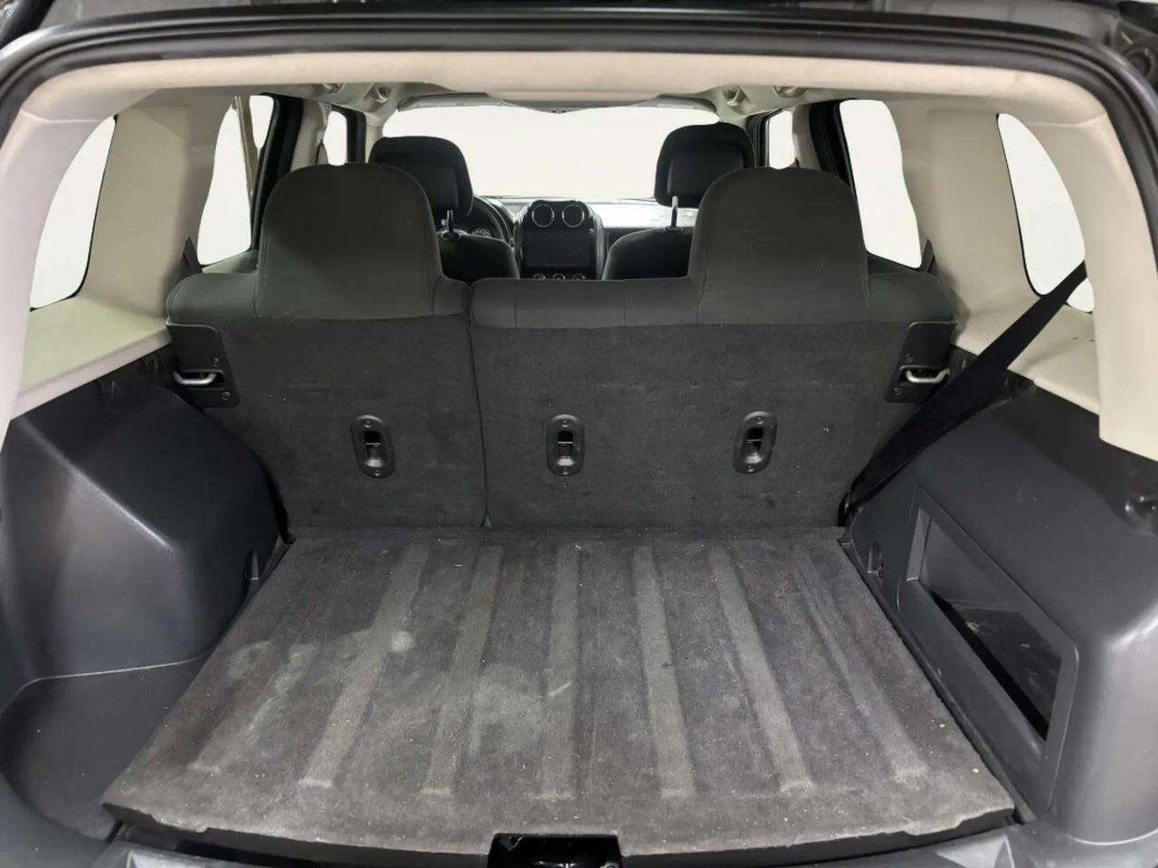 Used 2016 Jeep Patriot Sport image 6